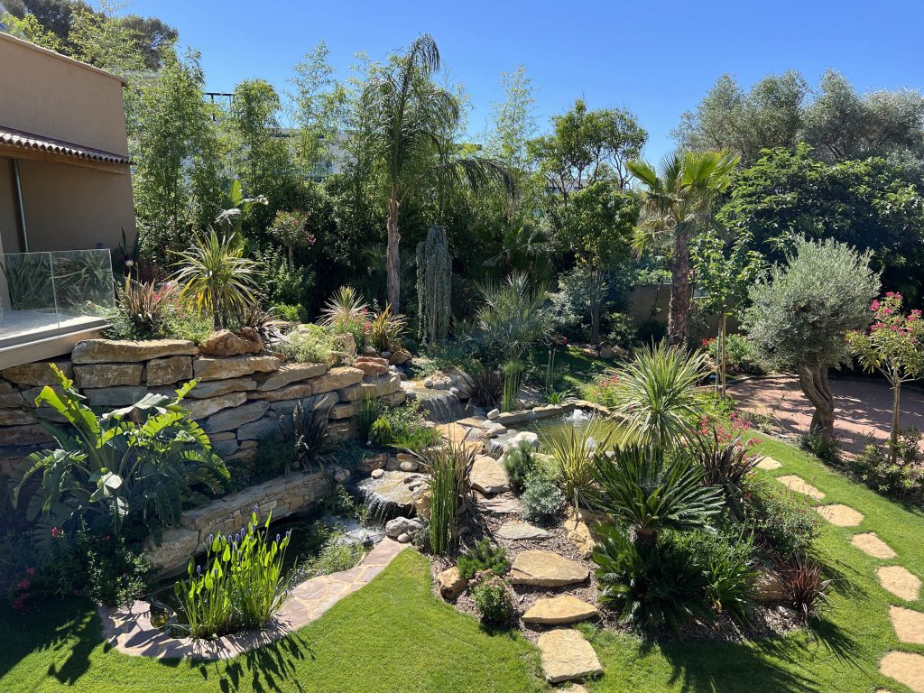 Jardin sec sans arrosage : créer un jardin méditerranéen Lucien Févriero Architecte Paysagiste à Marseille & Bouches-du-Rhône