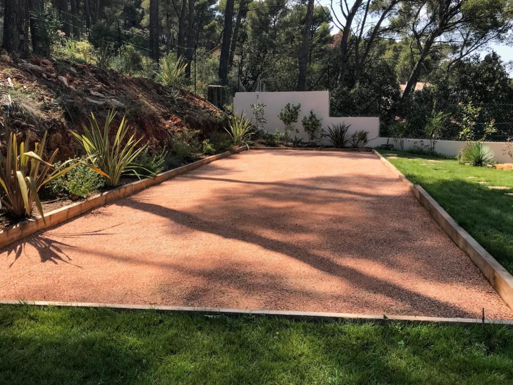 Dimensions d'un terrain de pétanque : normes et taille idéale
