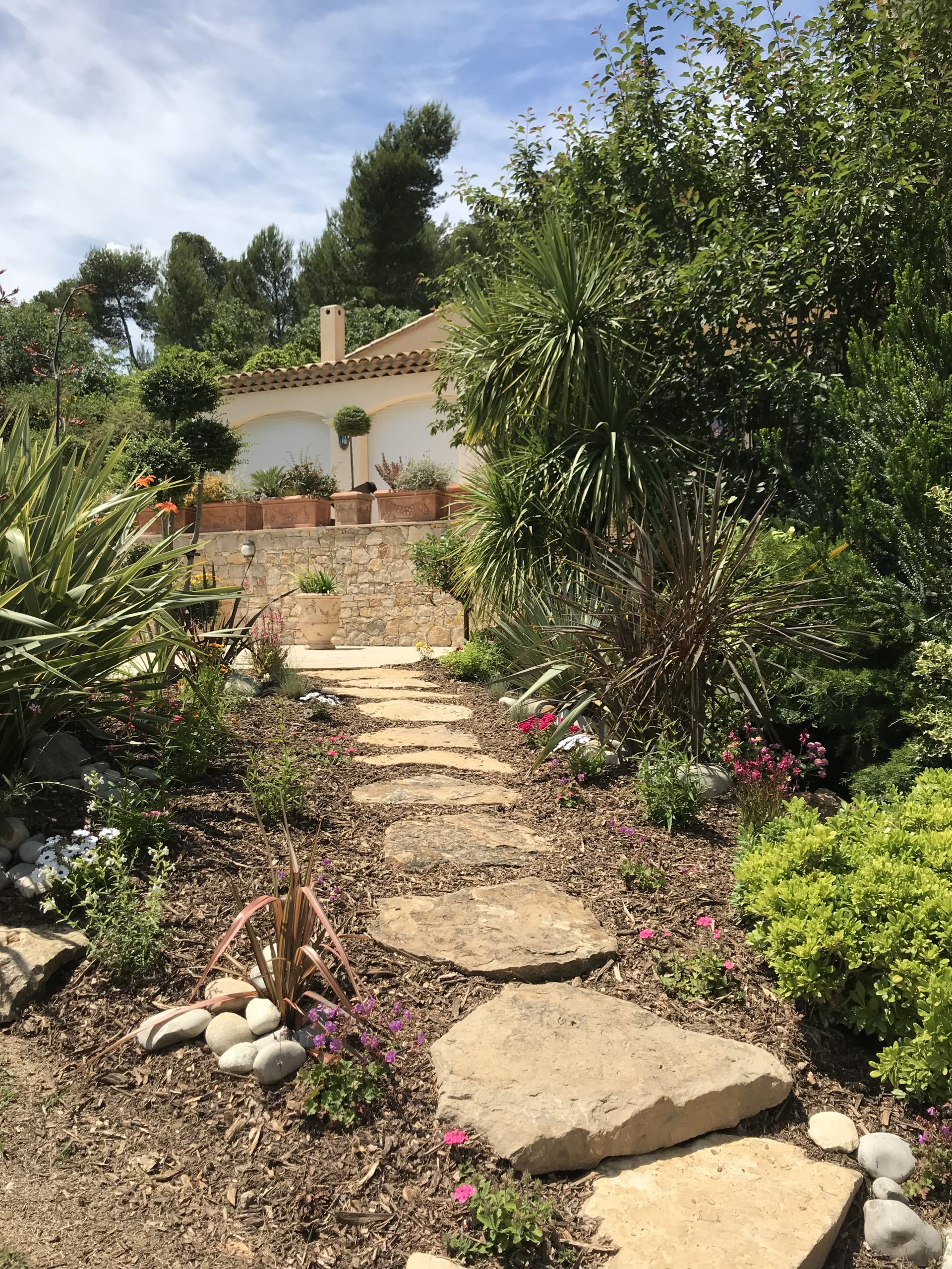 Jardin méditerranéen terminé avec piscine Roquevaire