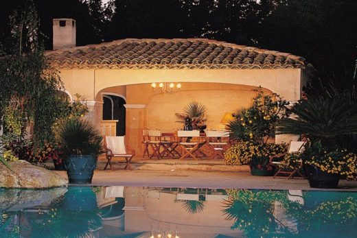 construction cuisine extérieure avec piscine à marseille
